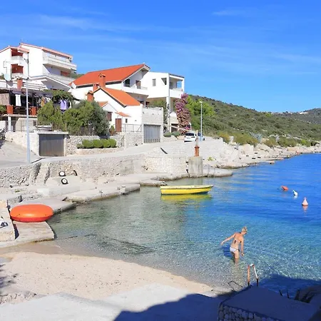 Ostricka Luka 11451b Διαμέρισμα Zaglavice