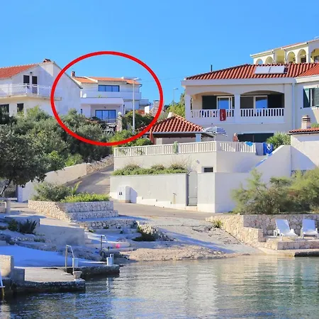 Ostricka Luka 11451b Апартаменти